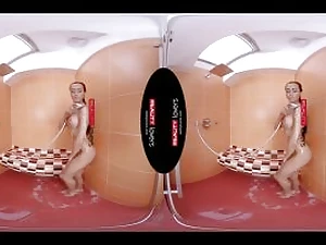 RealityLovers - Bathroom Call with Anna